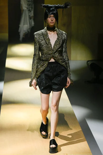 Look 17